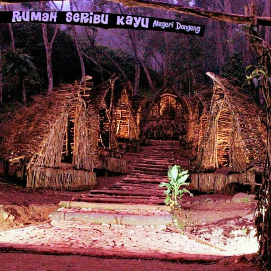 Seribu Batu Songgo Langit Resort & Camp Бантул Экстерьер фото