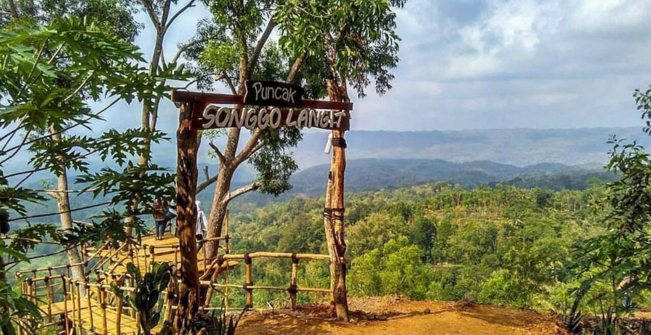 Seribu Batu Songgo Langit Resort & Camp Бантул Экстерьер фото